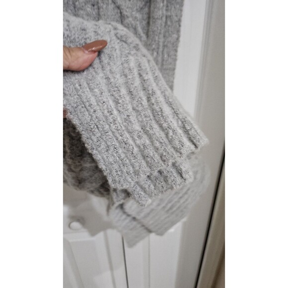 J.CREW Loopy Stitch Oversized Cable-Knit Scarf . - Picture 3 of 9